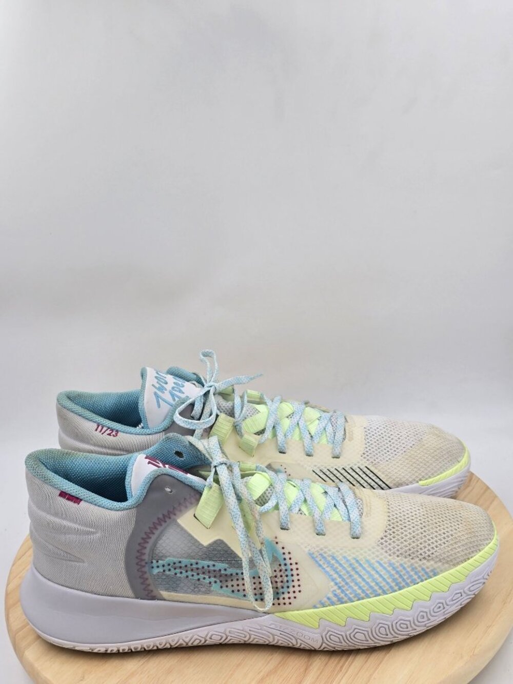 Mens Nike Kyrie Flytrap V CZ4100 102 White Blue Basketball Sneakers Shoes Sz 13